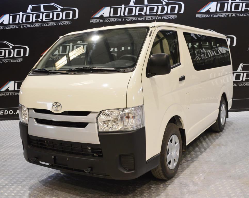 11 Seater Toyota Hiace Standard Van Dubai